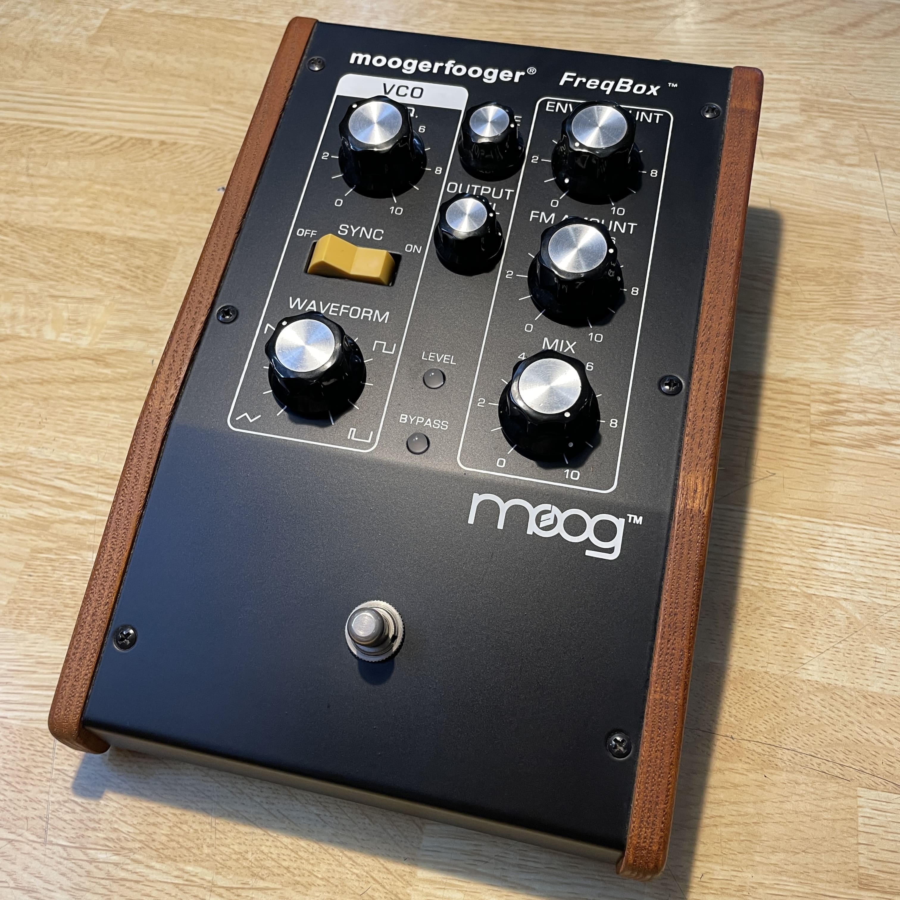 moog　VCOサウンドボックス　moogerfooger MF-107 FreqBox