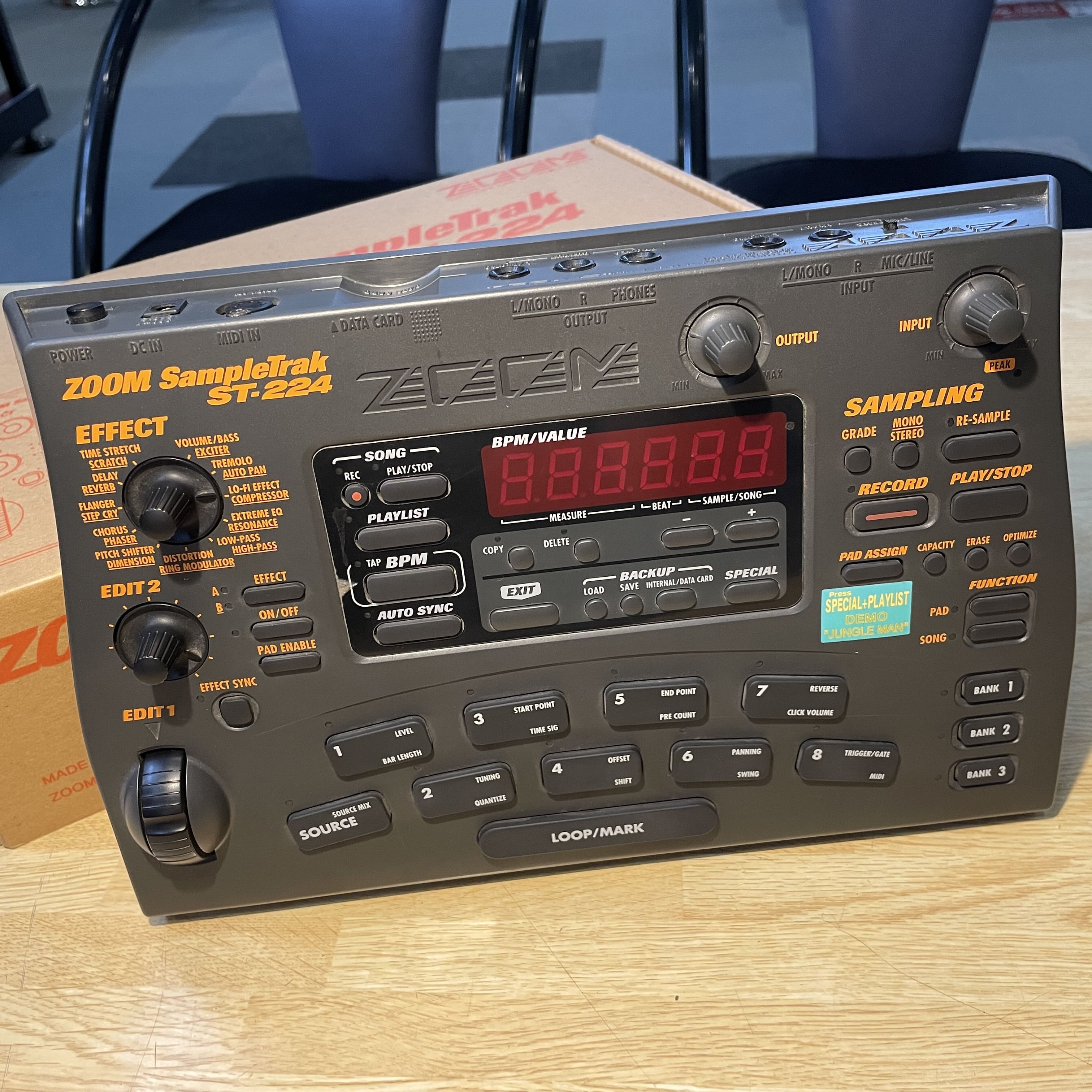 ZOOM　サンプラー SampleTrak　ST-224